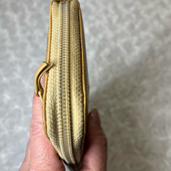 Chanel CC Caviar Leather Zip Around Wallet - Picture 6 of 13